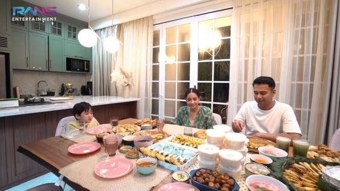 Momen 7 Seleb Masak Menu Buka Puasa, Krisdayanti Pakai Daster