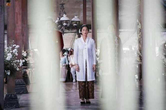 10 Potret Dian Sastro Pakai Kebaya, Cantik ala Indonesia