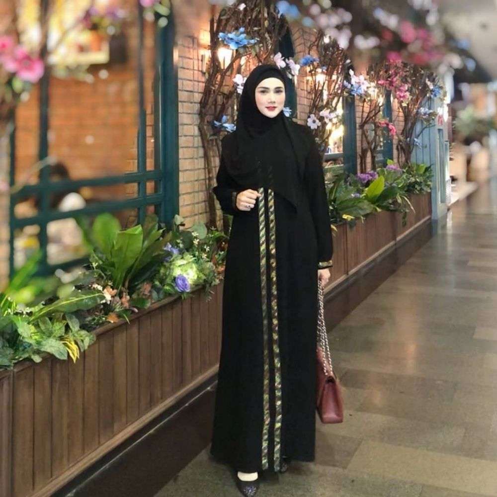 Gaya Keseharian 8 Seleb Anggota DPR, Terakhir Paling Disorot!