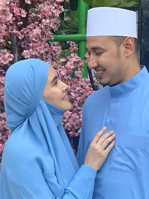 Momen Kompak Ustaz Kondang Bersama Istri, Bikin Baper!