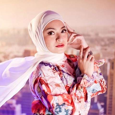 7 Seleb Berseteru dengan Pasangannya Saat Berbadan Dua