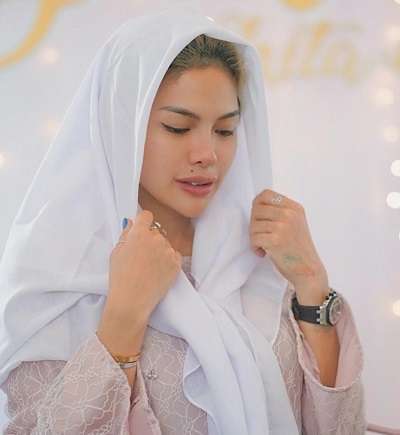 7 Seleb Berseteru dengan Pasangannya Saat Berbadan Dua
