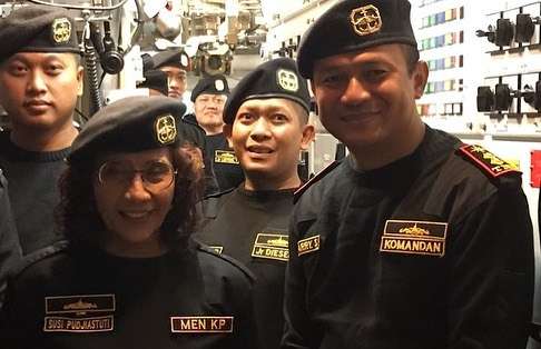5 Foto Kenangan Susi dengan Awak KRI Nanggala 402 yang Gugur