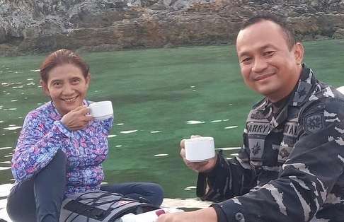 5 Foto Kenangan Susi dengan Awak KRI Nanggala 402 yang Gugur
