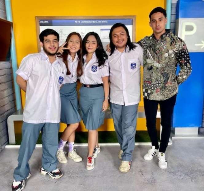 9 Potret Nauderer 'Gebetan' Baru Rachel Vennya, Ganteng Abis!