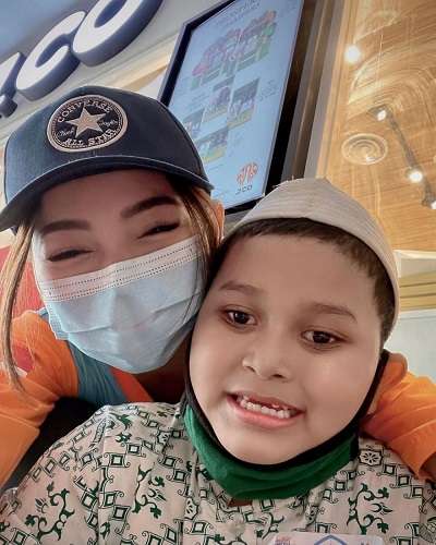 10 Momen Seru Glenca Chysara Ajak Anak Yatim Belanja di Mall