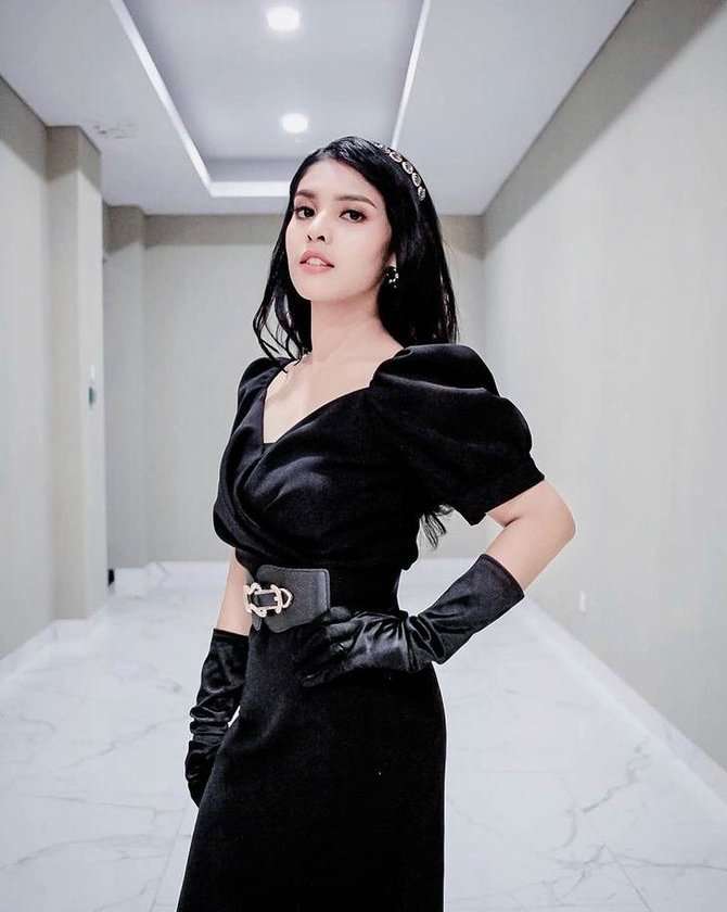 8 Potret Cantik Rimar Callista Sang Juara Indonesian Idol 2021