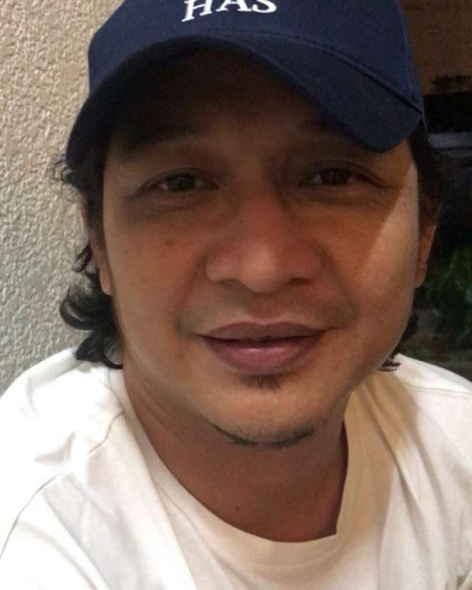 8 Potret Pasha Ungu dengan Rambut Gondrong, Bak Anak Band Muda