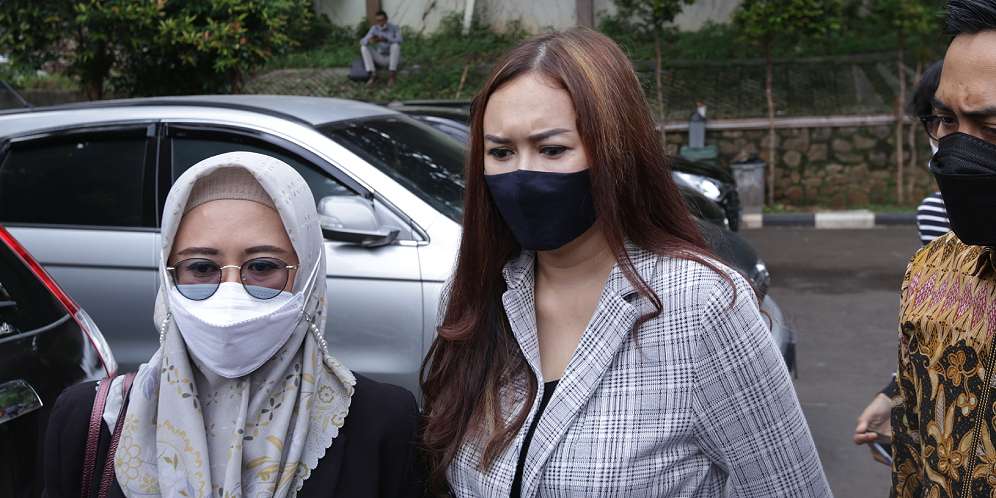 Penampilan Aura Kasih yang Kini Sandang Status Janda