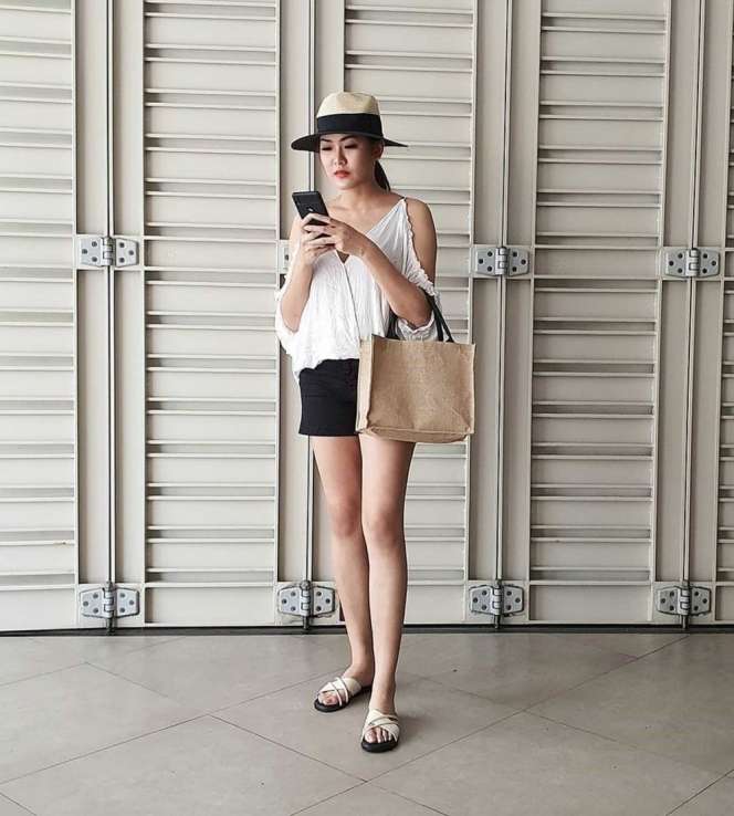 10 Potret Cantik Vegen Acni, Mantan Istri Kapten Vincent