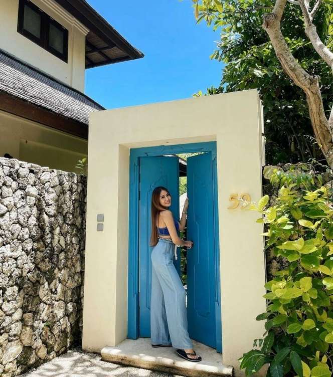 10 Potret Cantik Vegen Acni, Mantan Istri Kapten Vincent