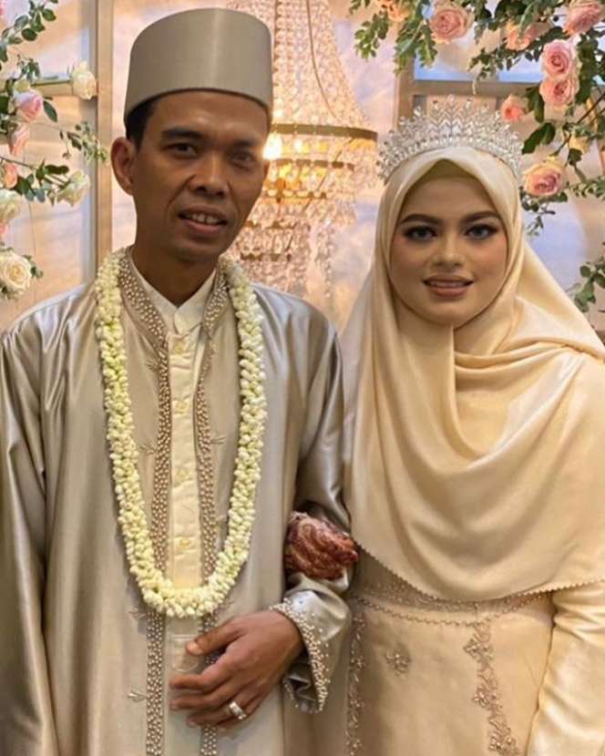 10 Potret Pernikahan Ustaz Abdul Somad dan Fatimah