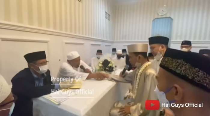 10 Potret Pernikahan Ustaz Abdul Somad dan Fatimah