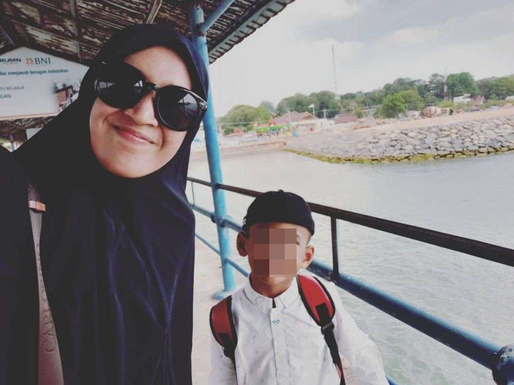 10 Potret Mellya Juniarti, Mantan Istri Ustaz Abdul Somad