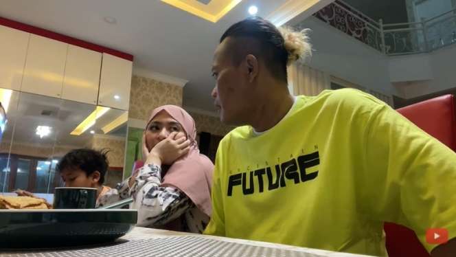 9 Momen Buka Puasa Sule-Nathalie Usai Pisah Rumah, Mesra Lagi!