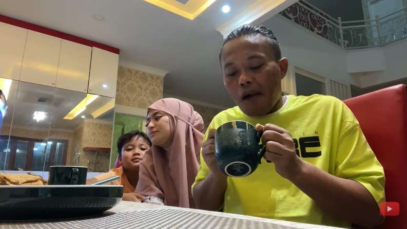 9 Momen Buka Puasa Sule-Nathalie Usai Pisah Rumah, Mesra Lagi!