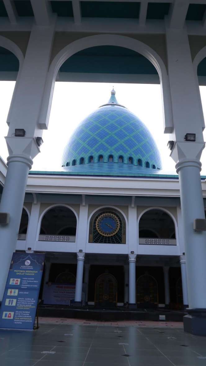 Megahnya Masjid Nasional Al Akbar Surabaya