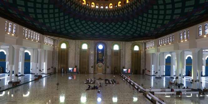 Megahnya Masjid Nasional Al Akbar Surabaya