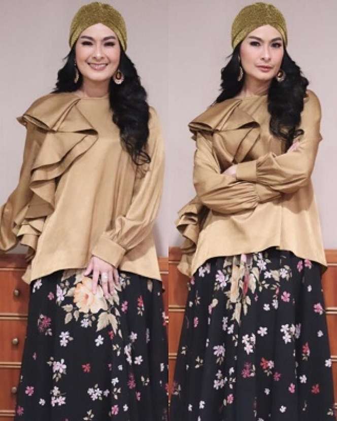 10 Foto Anggun Iis Dahlia Kenakan Kaftan & Turban, Modis Abis!