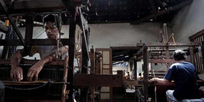 FOTO: Proses Panjang Pembuatan Kain Lurik