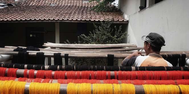 FOTO: Proses Panjang Pembuatan Kain Lurik
