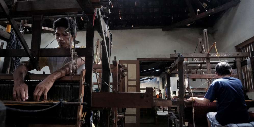 FOTO: Proses Panjang Pembuatan Kain Lurik