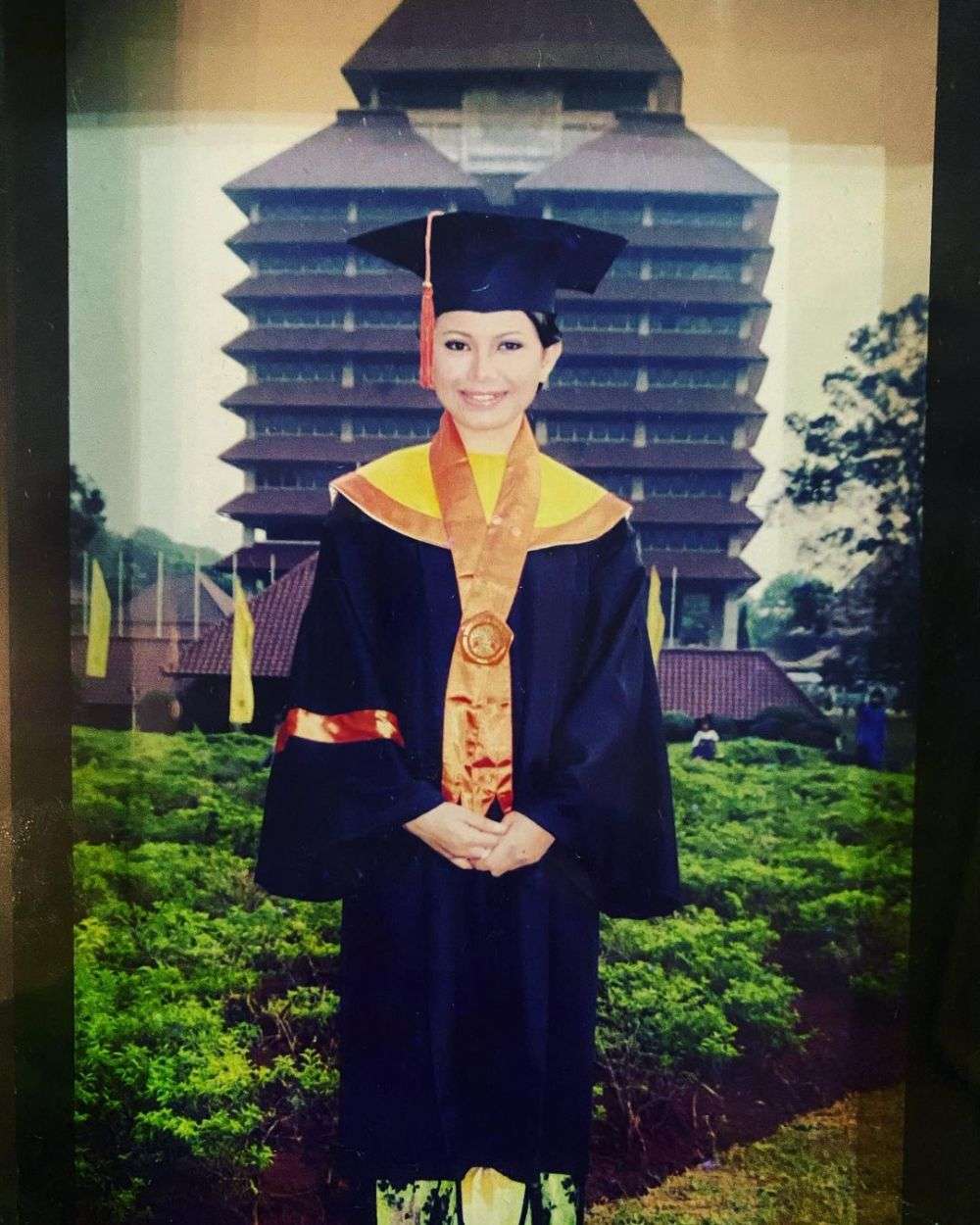 10 Potret Lawas Penyanyi Saat Wisuda, Nagita Elegan Abis!
