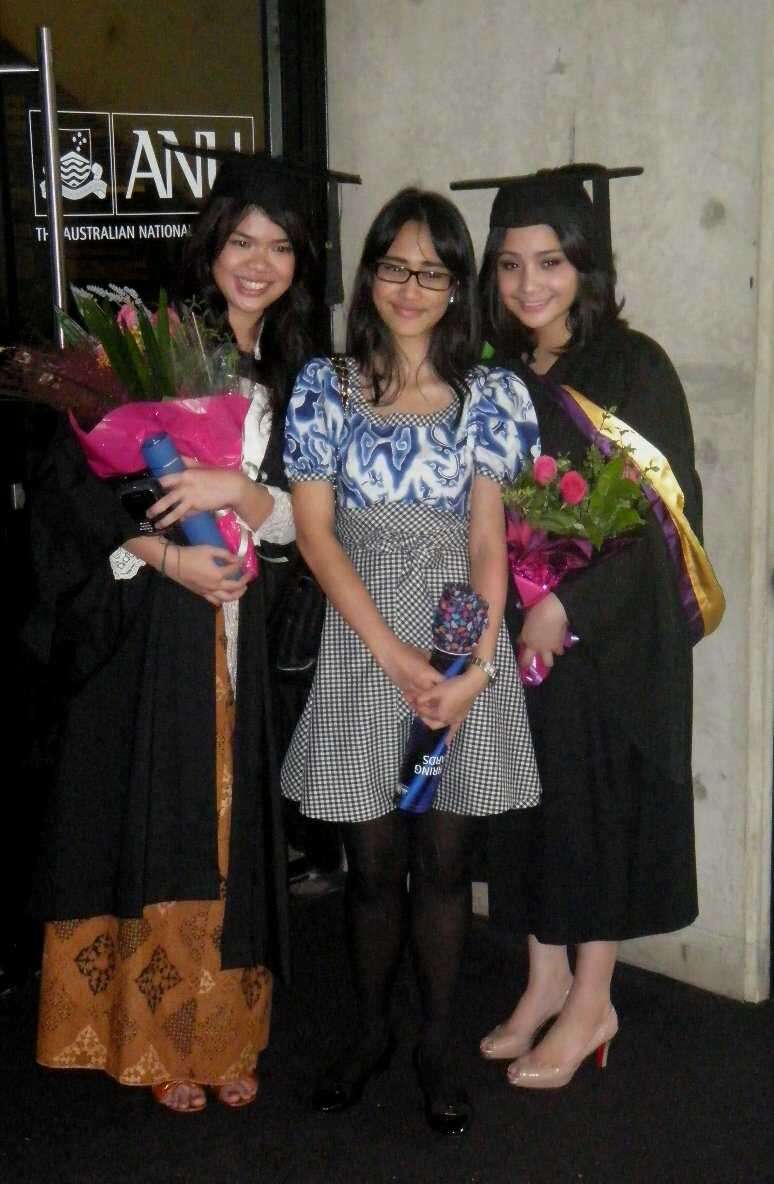 10 Potret Lawas Penyanyi Saat Wisuda, Nagita Elegan Abis!
