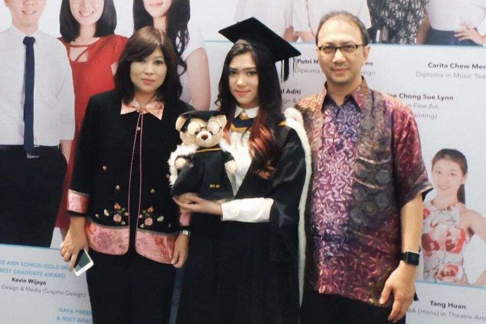 10 Potret Lawas Penyanyi Saat Wisuda, Nagita Elegan Abis!