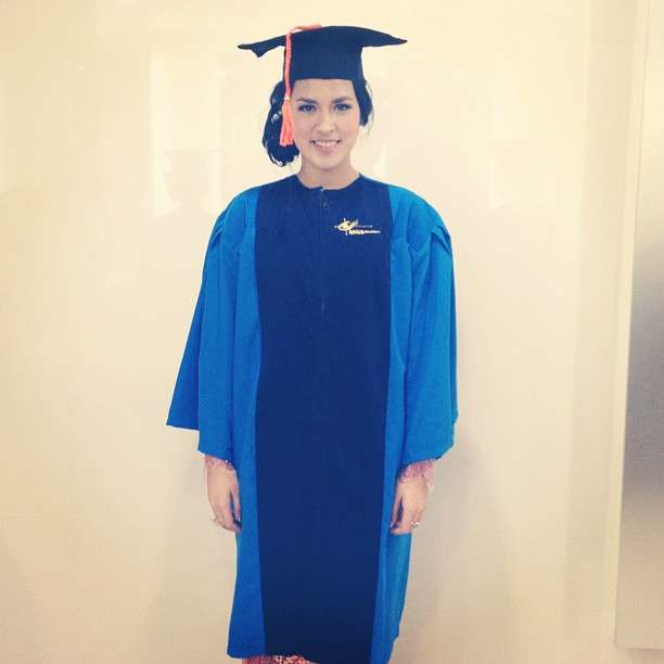 10 Potret Lawas Penyanyi Saat Wisuda, Nagita Elegan Abis!