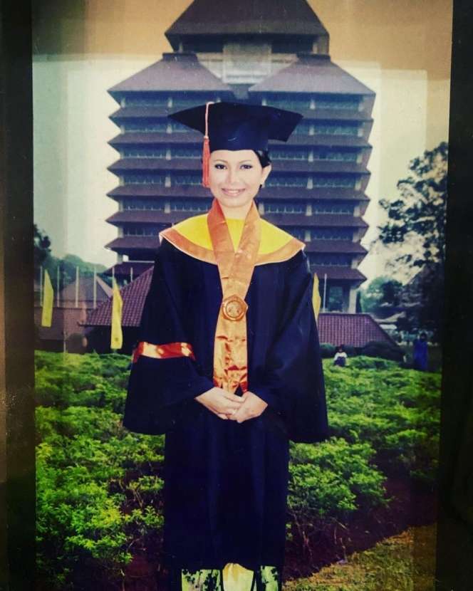 10 Potret Lawas Penyanyi Saat Wisuda, Nagita Elegan Abis!