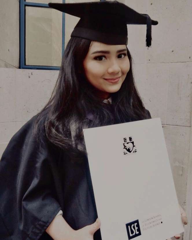 10 Potret Lawas Penyanyi Saat Wisuda, Nagita Elegan Abis!