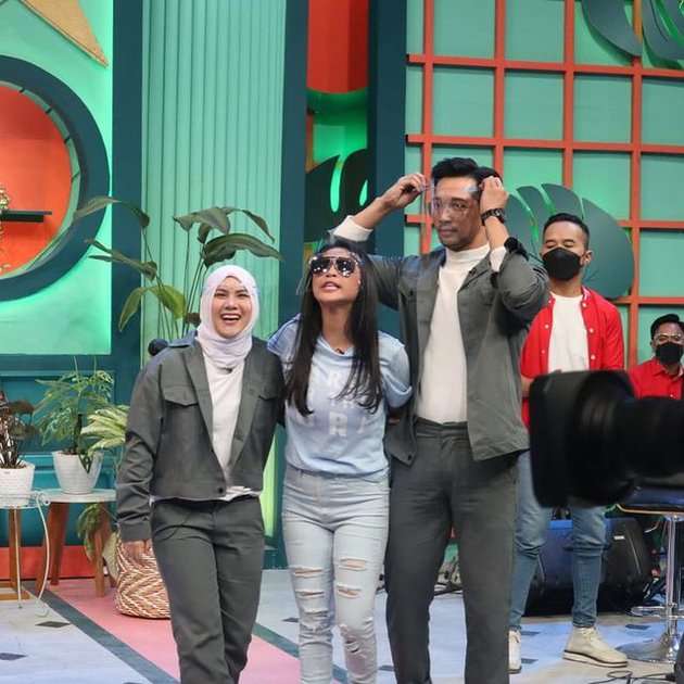 10 Potret Cantik Evelyn Nada Anjani, Makin Rajin Pakai Hijab