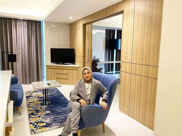 10 Potret Cantik Evelyn Nada Anjani, Makin Rajin Pakai Hijab