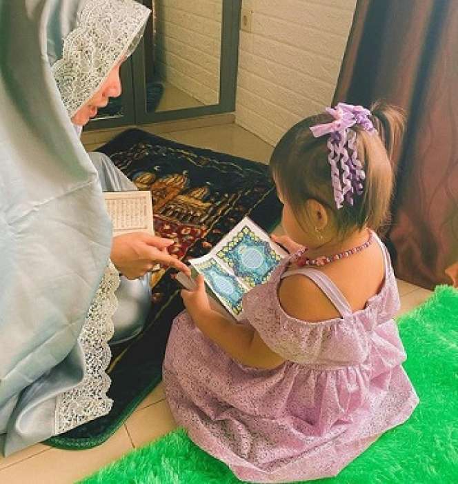 8 Unggahan DJ Katty Butterfly Rajin Ibadah di Bulan Ramadan