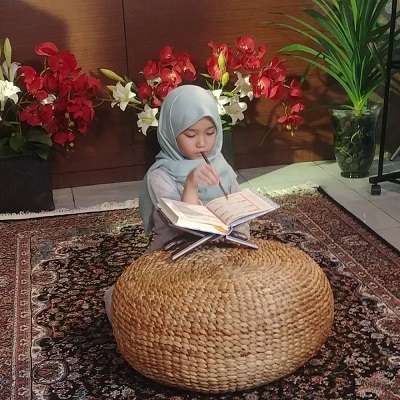 7 Potret Bilqis Putri Ayu Ting Ting Debut Jadi Presenter Cilik