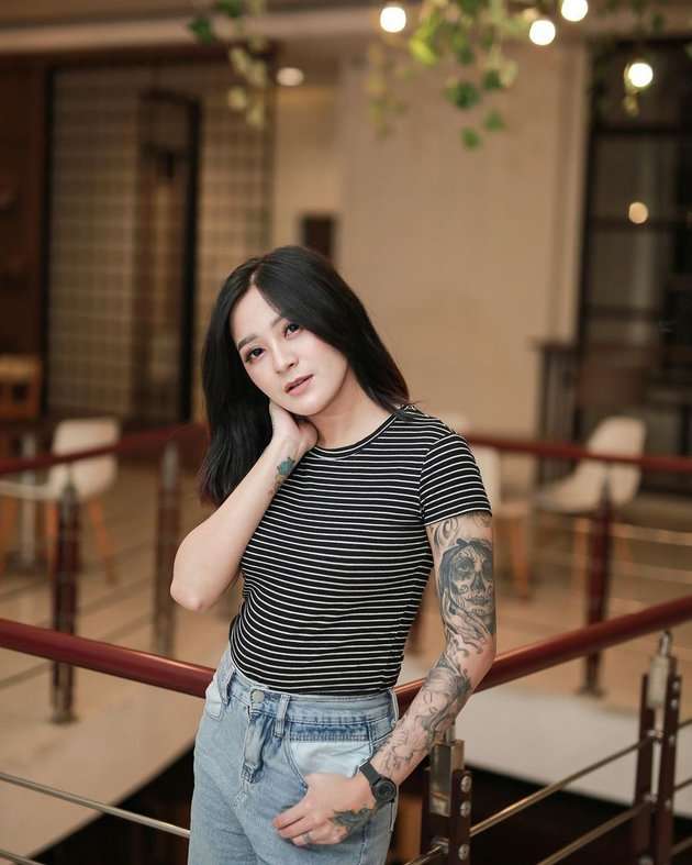 9 Foto Nadia Zerlinda, Selebgram Kembaran Nagita Slavina