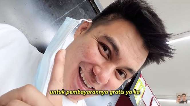 Momen Baim Wong Bayarin Semua Pengunjung di Minimarket