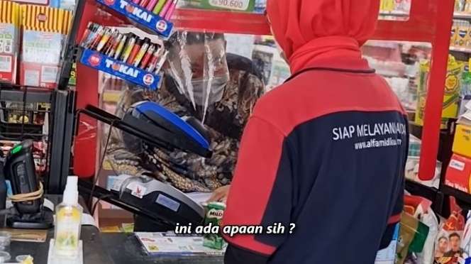 Momen Baim Wong Bayarin Semua Pengunjung di Minimarket