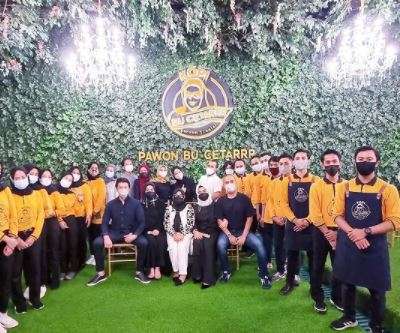 8 Potret Syahrini Silaturahmi, Anggun Kenakan Hijab