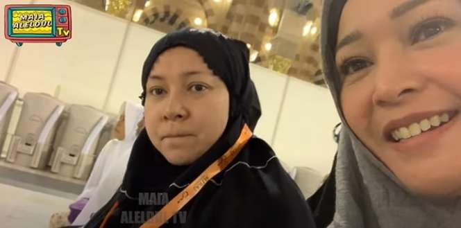 10 Potret Al dan Dul Ibadah Umroh Perdana Bersama Bunda Maia