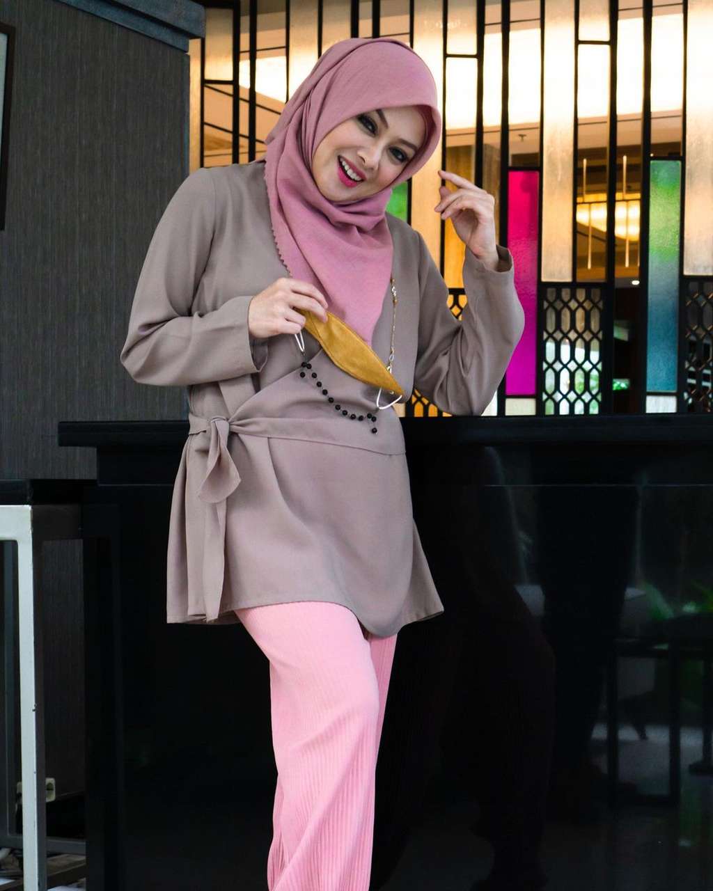 Pesona Terry Putri di Usia 41 Tahun, Cantik dengan Hijab