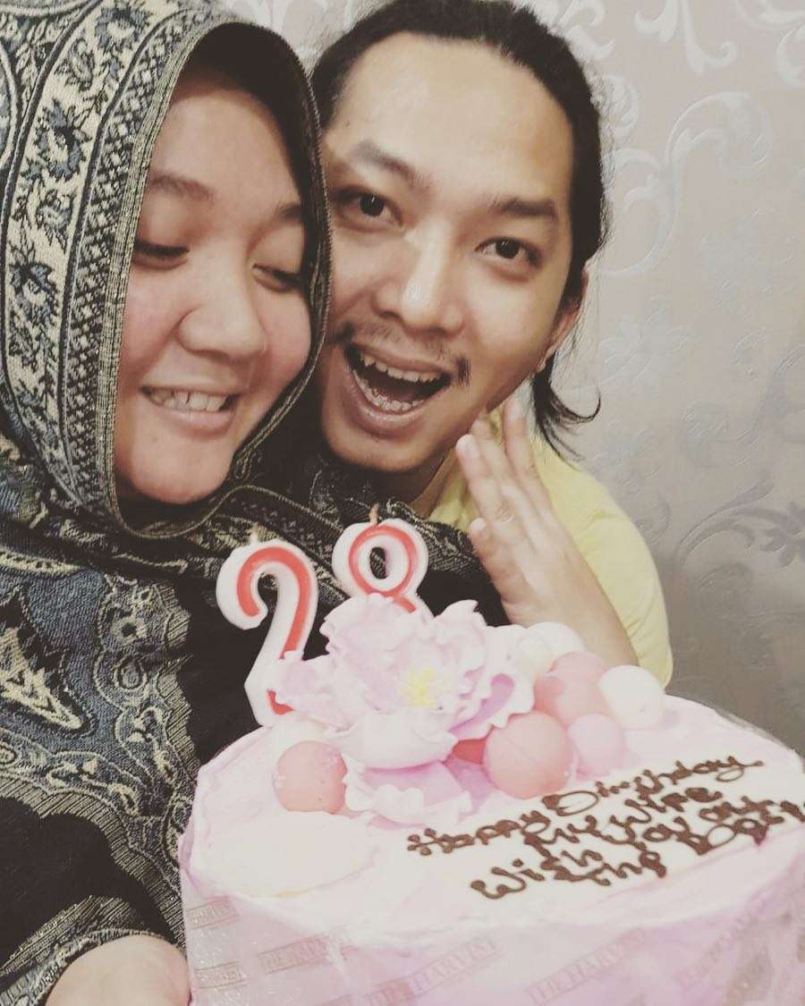 Mempesona, 7 Potret Sulis Penyanyi Religi Tanpa Makeup