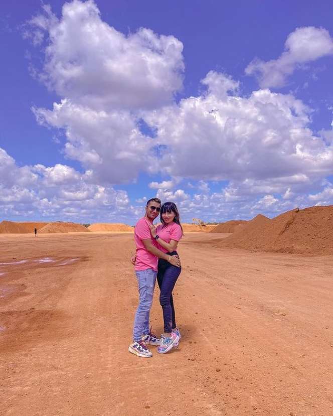 5 Potret Terbaru Eva Belisima Mantan Istril Kiwil