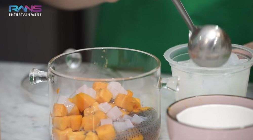Nagita Slavina Masak Besar, Seharian Buat Ratusan Camilan