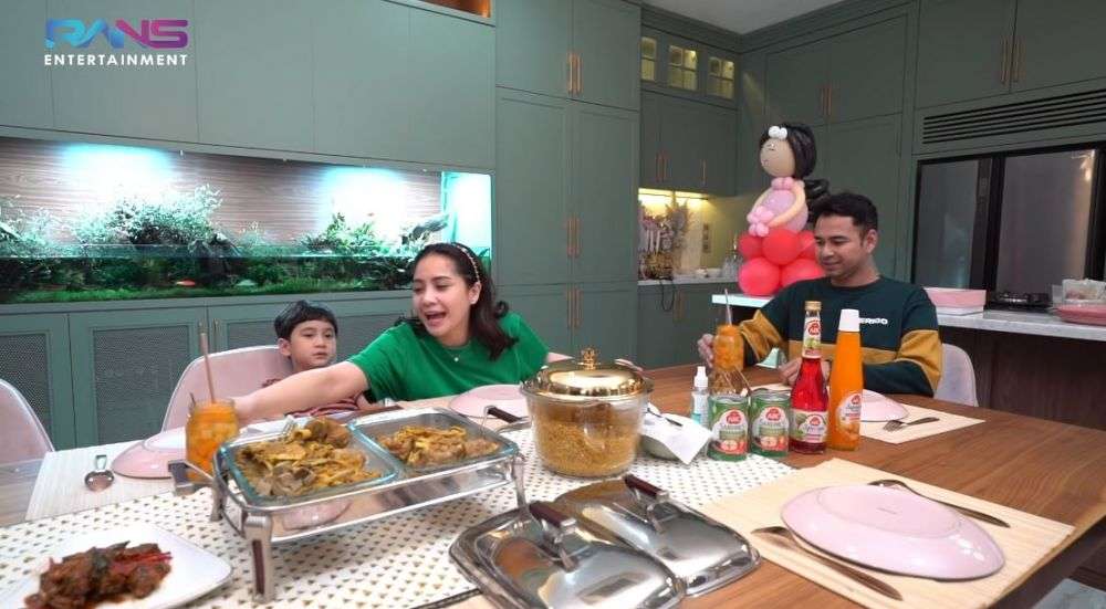 Nagita Slavina Masak Besar, Seharian Buat Ratusan Camilan