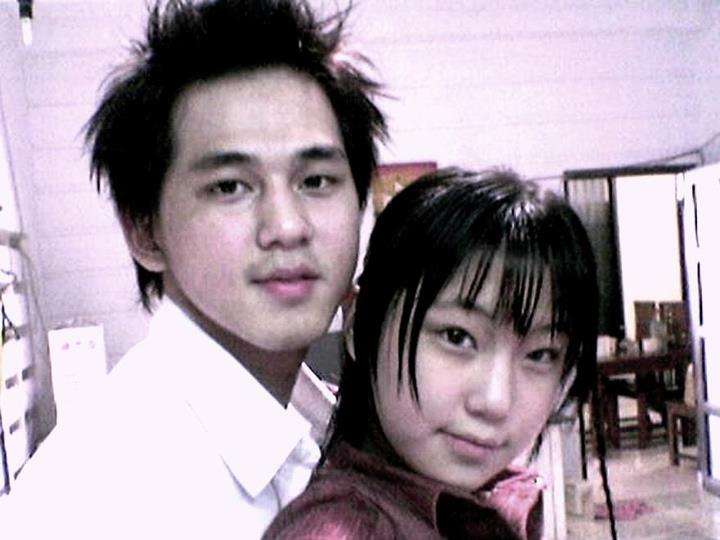 Punya Darah Jepang, 6 Potret Lawas Artis yang Gemes Banget!