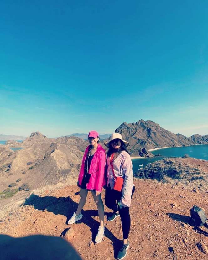 8 Potret Rizky Riadiani, Tangan Kanan Raffi-Nagita yang Cantik