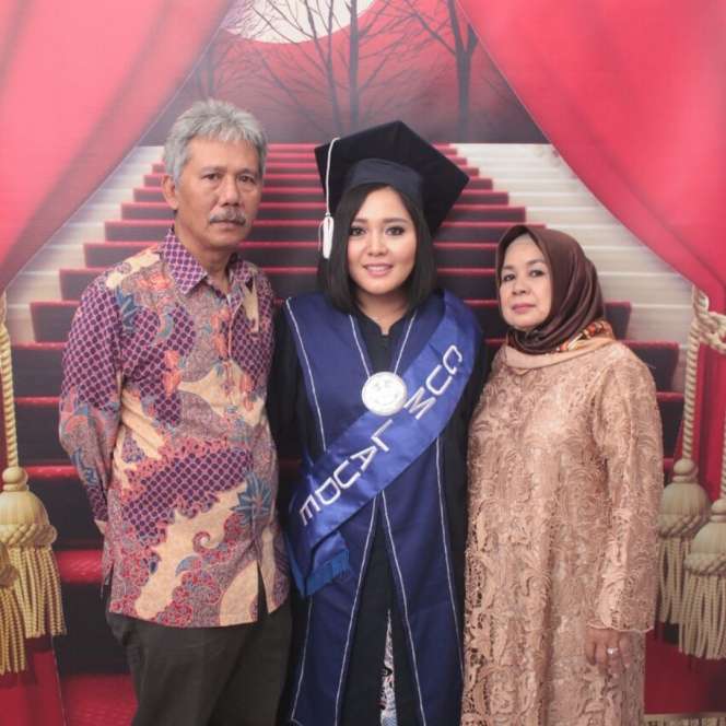 8 Potret Rizky Riadiani, Tangan Kanan Raffi-Nagita yang Cantik