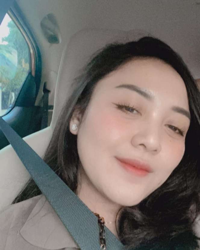 8 Potret Rizky Riadiani, Tangan Kanan Raffi-Nagita yang Cantik